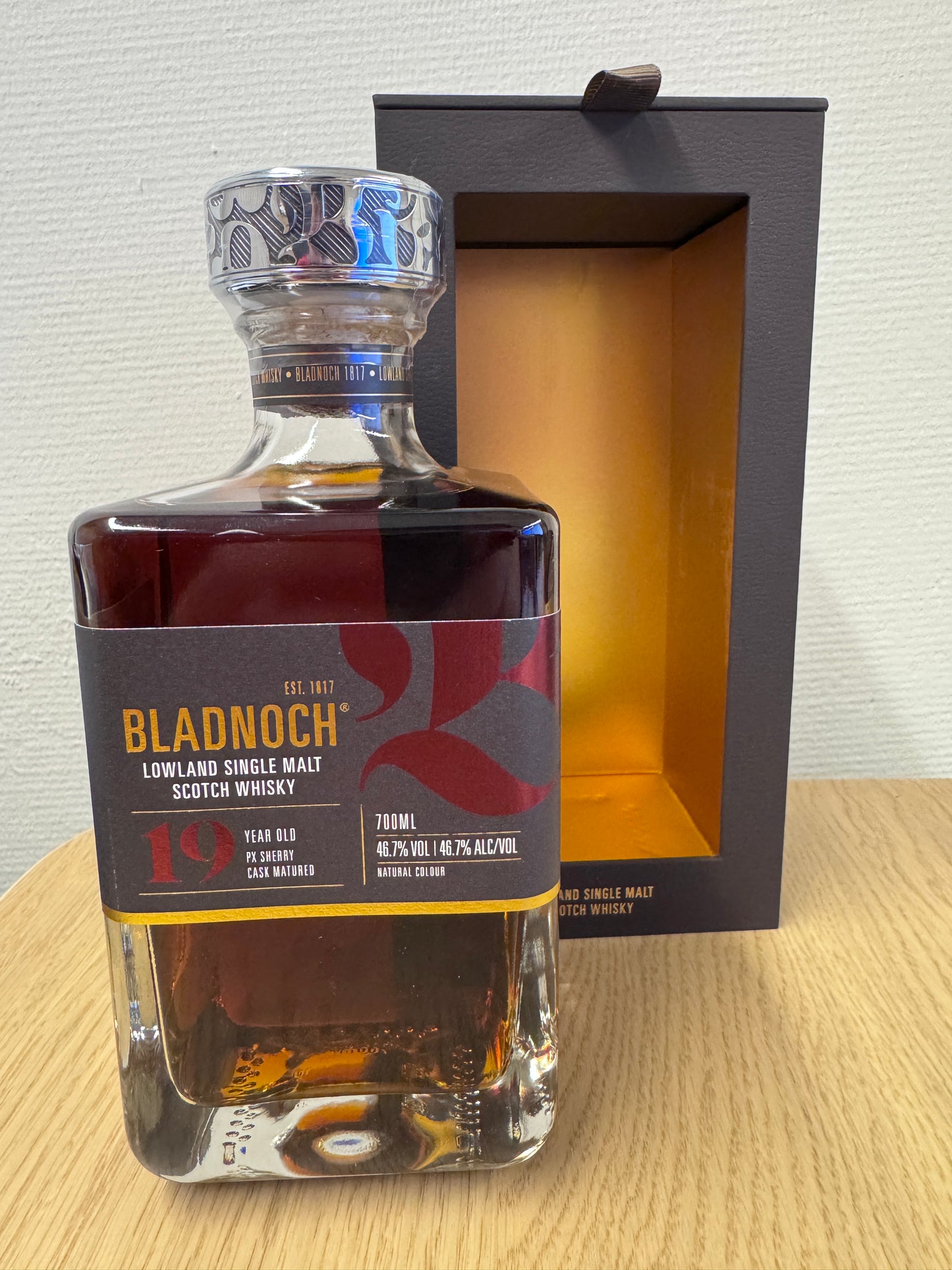 블라드녹 19년 46.7%vol. 700ml 2024년 릴리즈 관세 부가세 교육세 주세 전체 포함